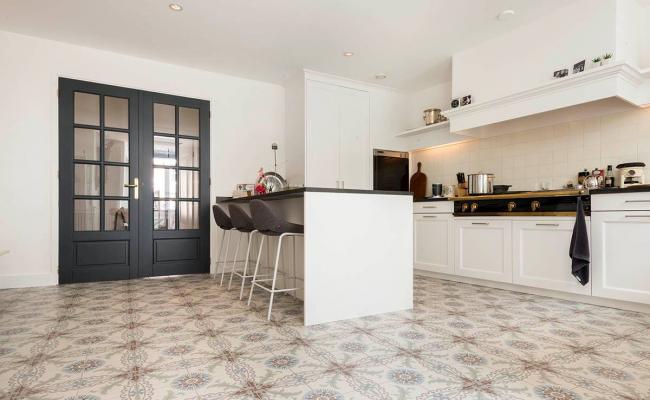 LA MADELEINE ANTONET 20X20
